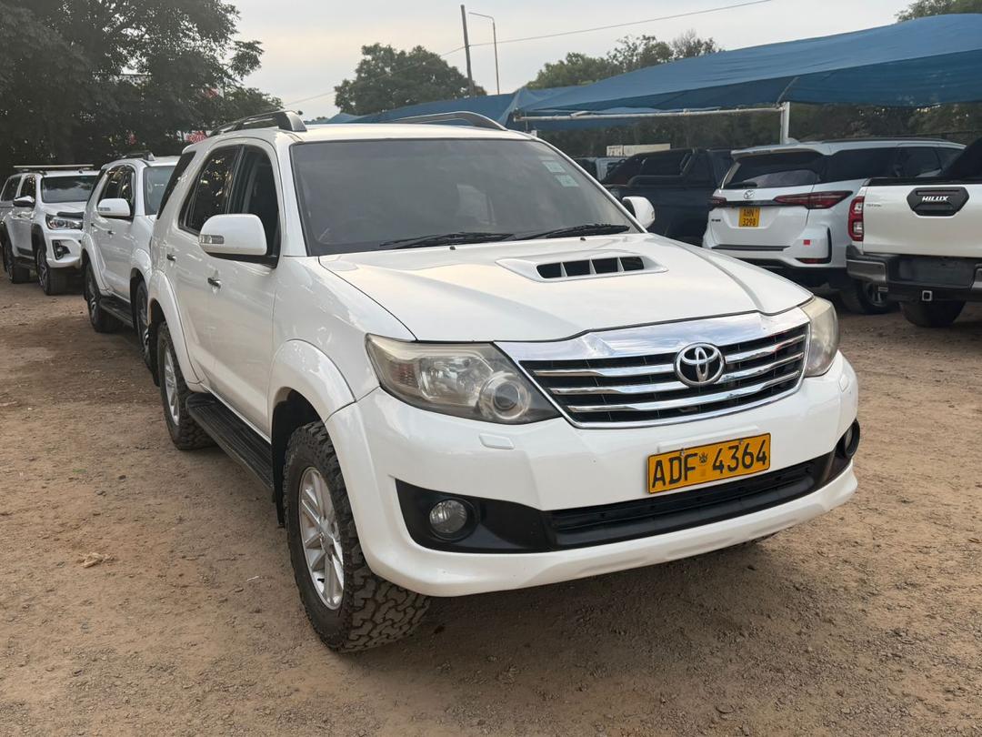 Toyota Fortuner Front View