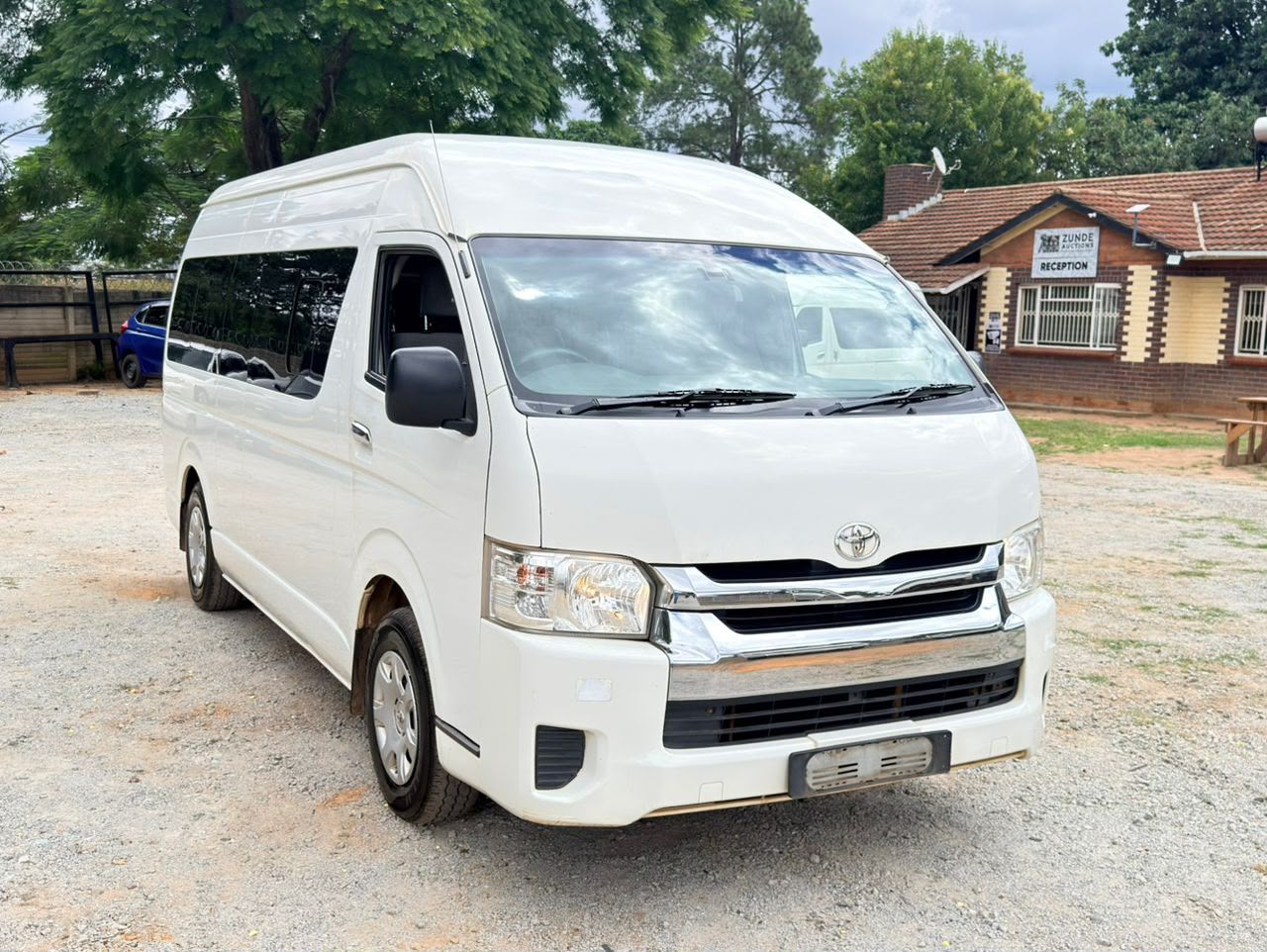 Toyota Hiace Exterior