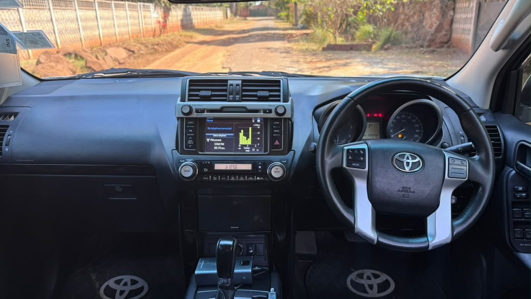 Toyota Landcruiser Prado Side Profile